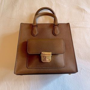 ✨NWT!!✨ Michael Kors leather convertible crossbody bag